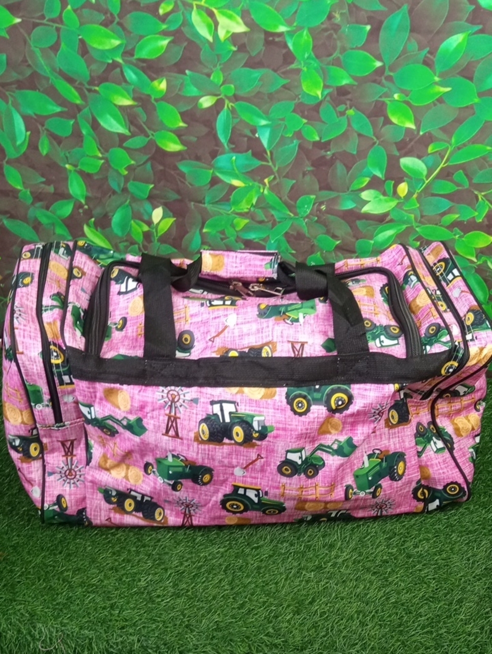 🚜 Ngil Rosedale Farms Pink Tractor Print Duffel Bag - Picture 3 of 6